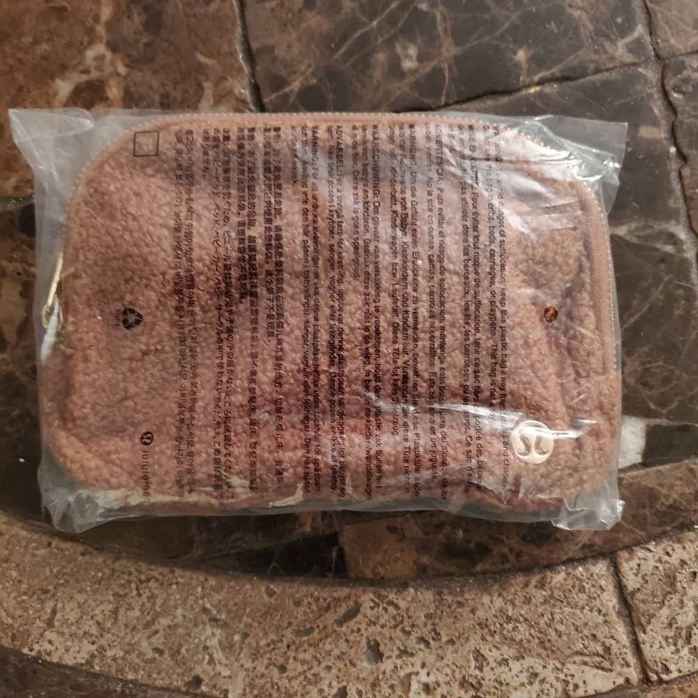Lululemon Athletica Everywhere Fleece Belt Bag (Burnt Caramel) NWT - Picture 5 of 7
